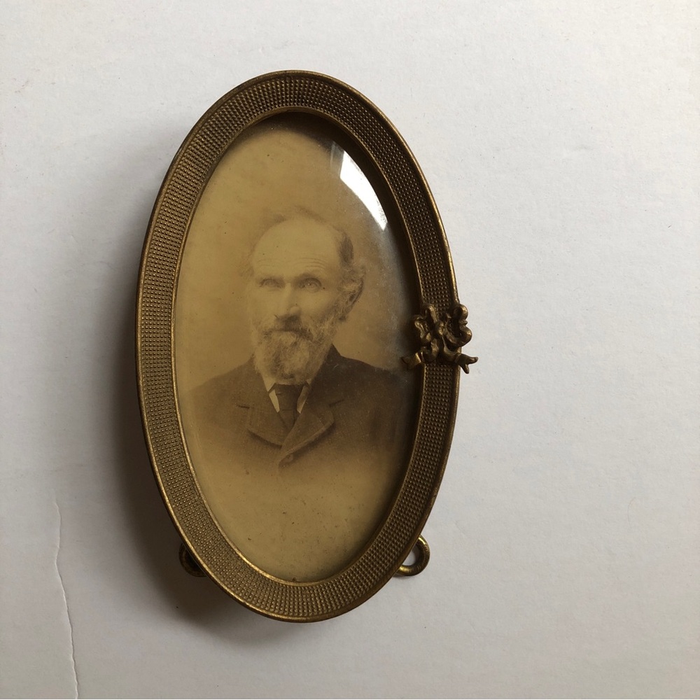 Antique Oval Framed Gentleman’s Portrait